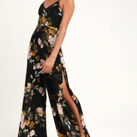 Floral romper never worn - Picture 2 of 2